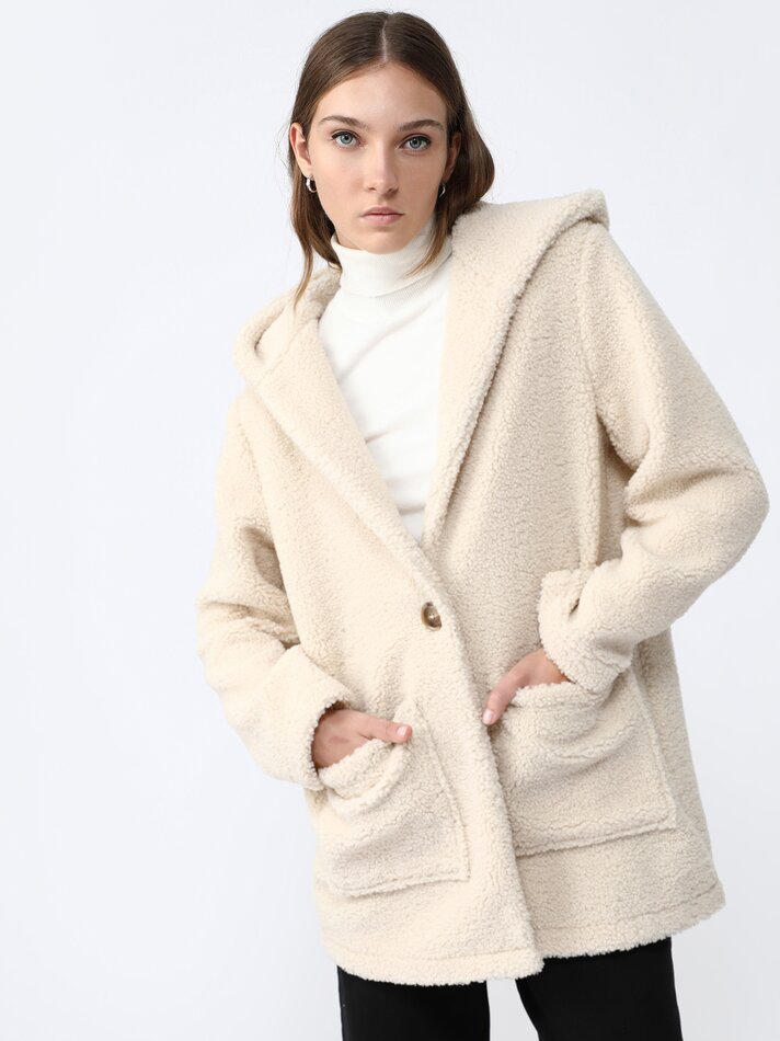 Increíble mini precio, para este abrigo de borreguillo con capucha y bolsillos para mujer. Disponible en tallas de XS hasta L