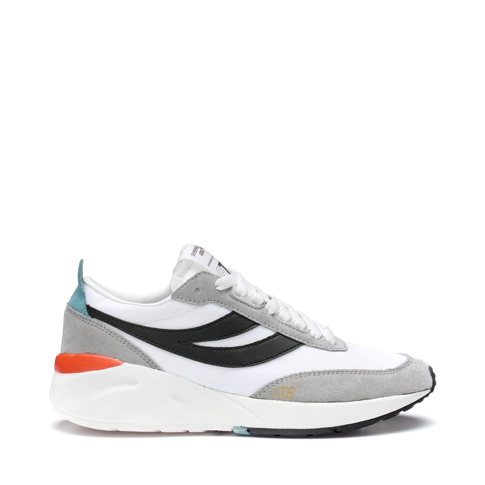 Super precio mínimo Flash con descuento extra, para las deportivas Superga que se comienzan a agotar las tallas, así que date prisa