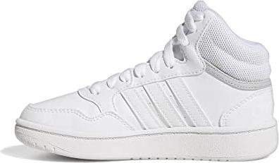 ¡Ahorra en grande con las deportivas de baloncesto Adidas Hoops!