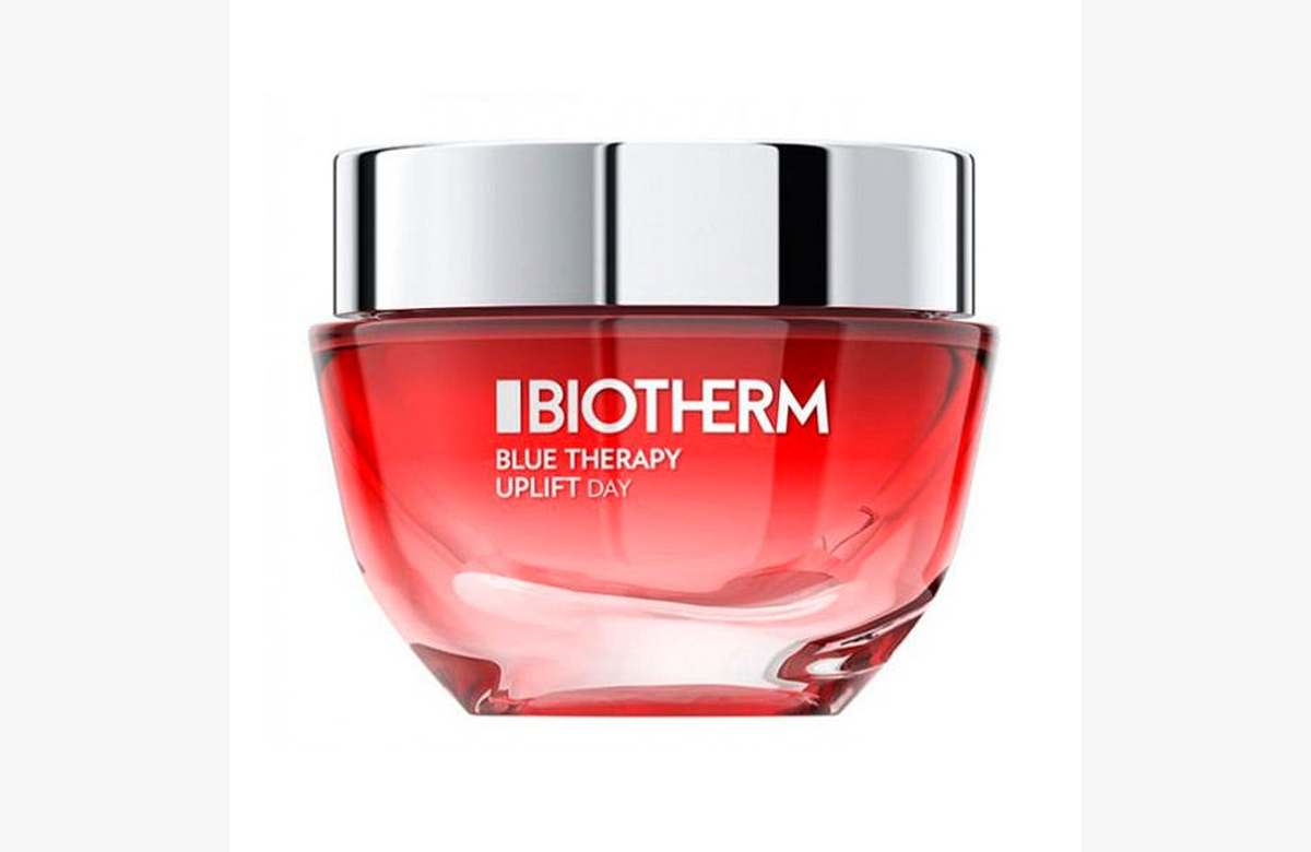 ¡Rejuvenece tu piel al instante! Oferta exclusiva en la Crema Antiedad Efecto Lifting de Biotherm Blue Therapy Uplift Day, solo hoy martes