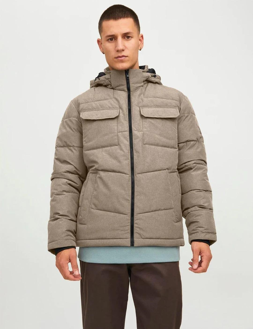 ¡Lleva estilo y abrigo a otro nivel con la chaqueta acolchada Jack&Jones en una irresistible oferta!