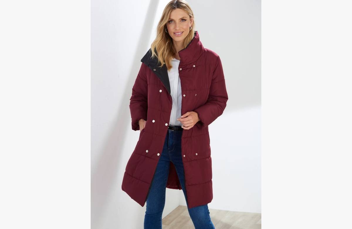 ¡No te resistas! Compra ya tu abrigo acolchado bicolor con cupón descuento.