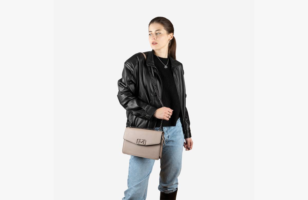 ¡Increíble oferta! Chaquetas Bomber de piel para mujer a precios de locura. ¡Elige entre 2 colores y disfruta del envío gratuito!