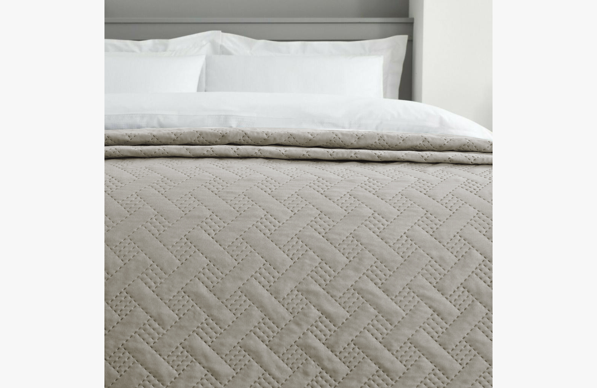 Descuento exclusivo en la colcha de cama de poliéster de Mercury Home
