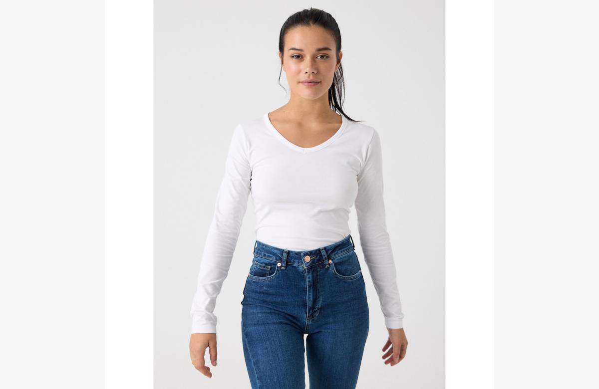 ¡Consigue tu camiseta slim de Inside al mejor precio!