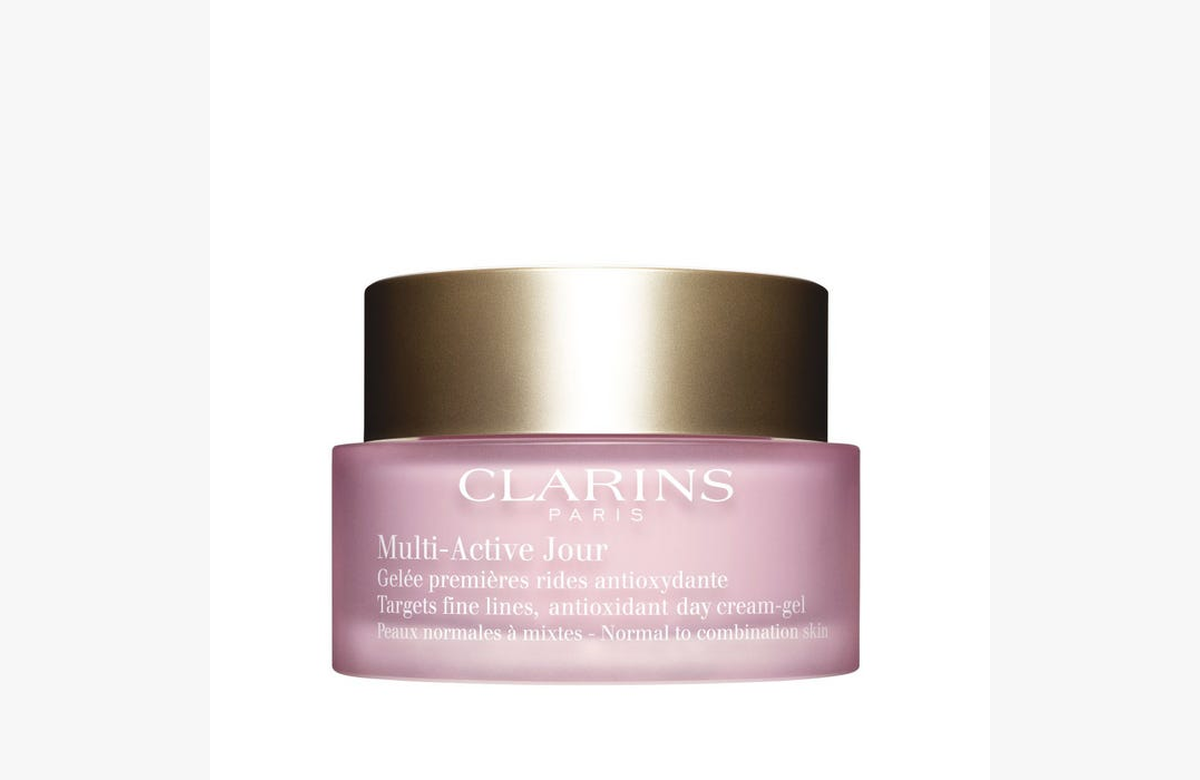 ¡Aprovecha hoy mismo el descuento en el Gel crema Multi-Active Jour de Clarins para tus primeras arrugas!