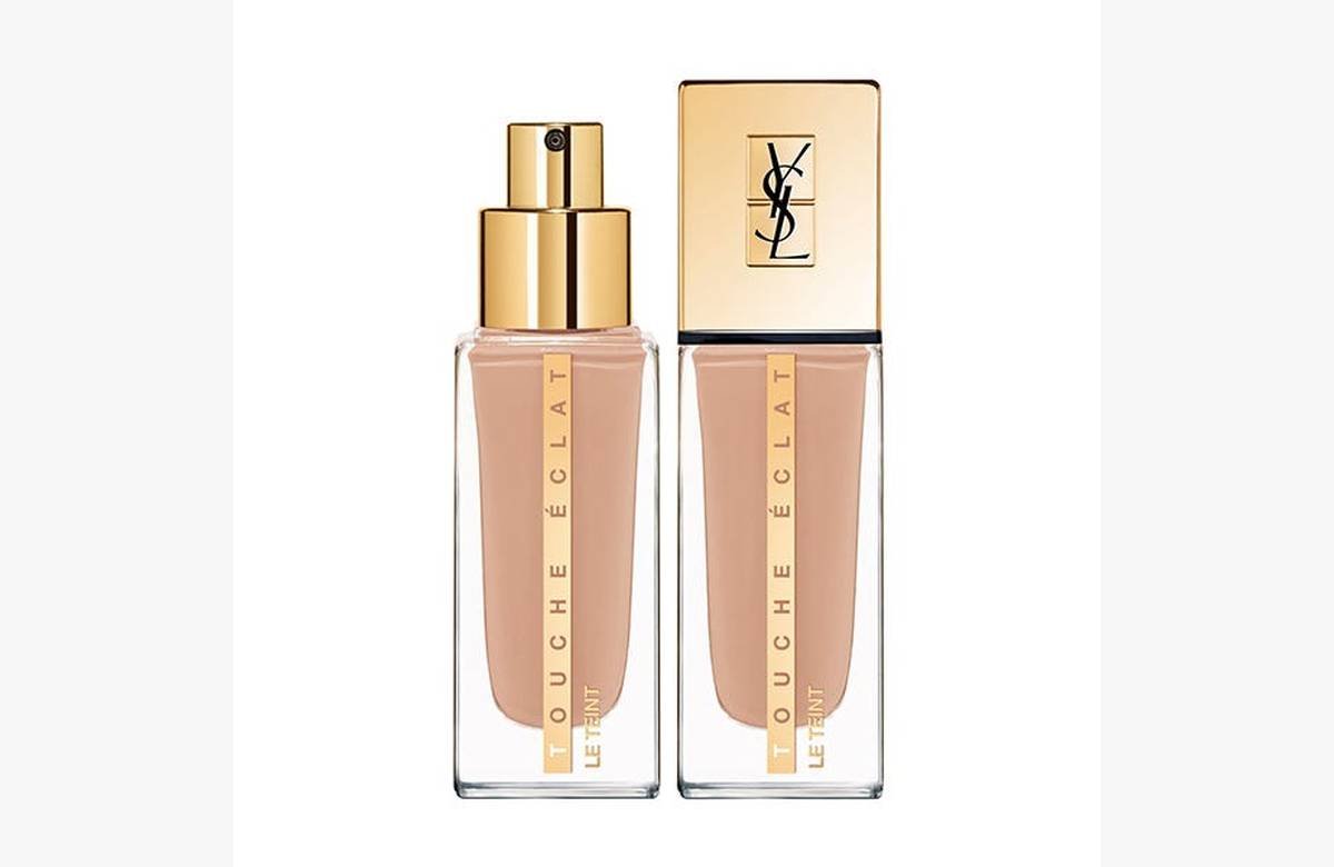 ¡No te pierdas esta oportunidad única! Llévate la base de maquillaje luminosa e hidratante de Yves Saint Laurent Touche Éclat Le Teint al precio más bajo, ¡solo por hoy!