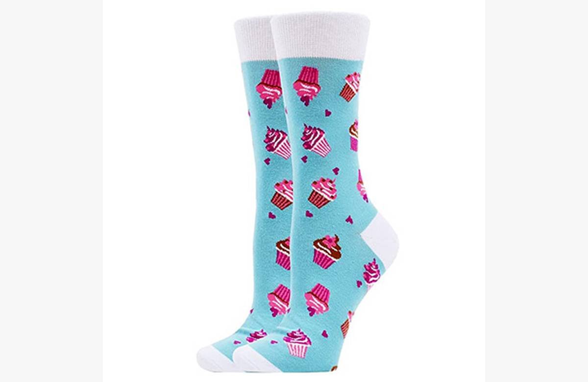 Dale vida a tus pies con calcetines vibrantes y llenos de diversión