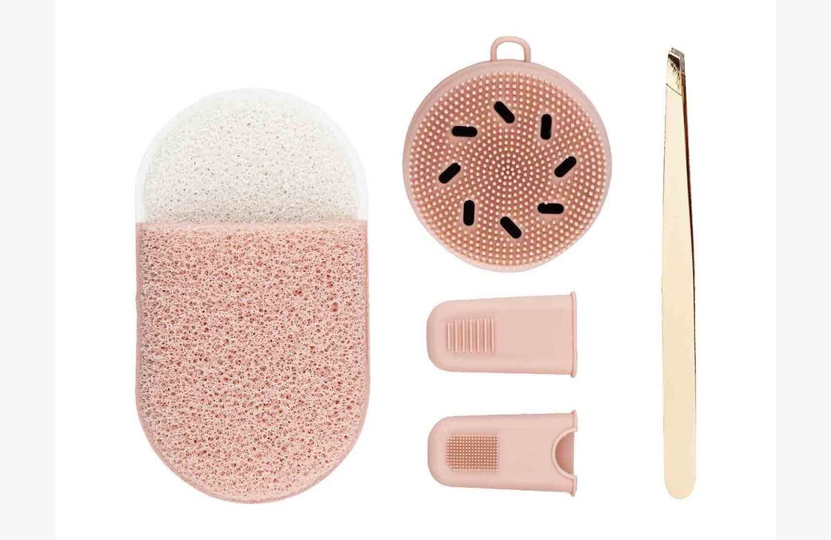¡Realza tu belleza con el Set de Cosmética y Brochas a precio irresistible!