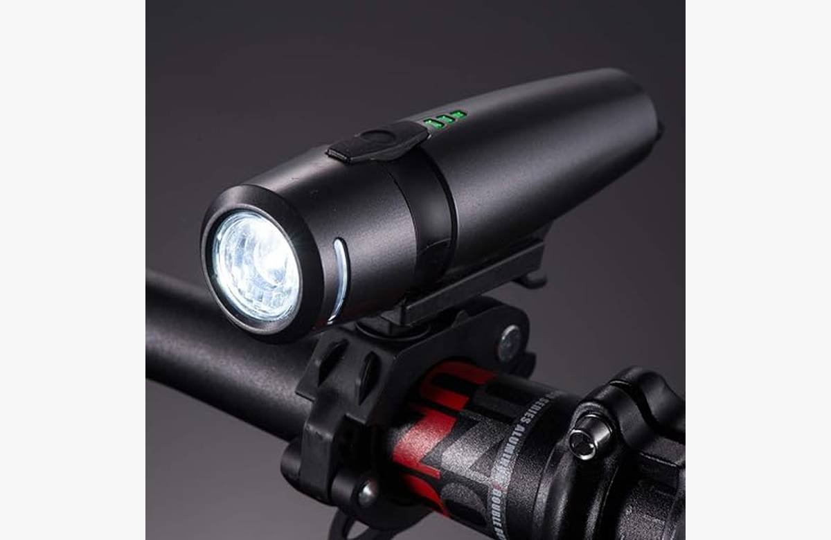 ¡Potencia tu viaje nocturno con esta brillante luz LED recargable por USB para tu bicicleta!