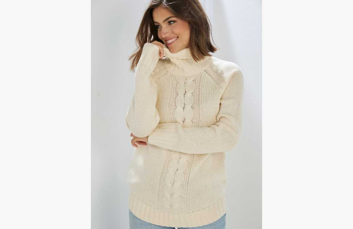 ¡El must-have de invierno! Descubre el irresistible jersey de cuello alto en descuento.