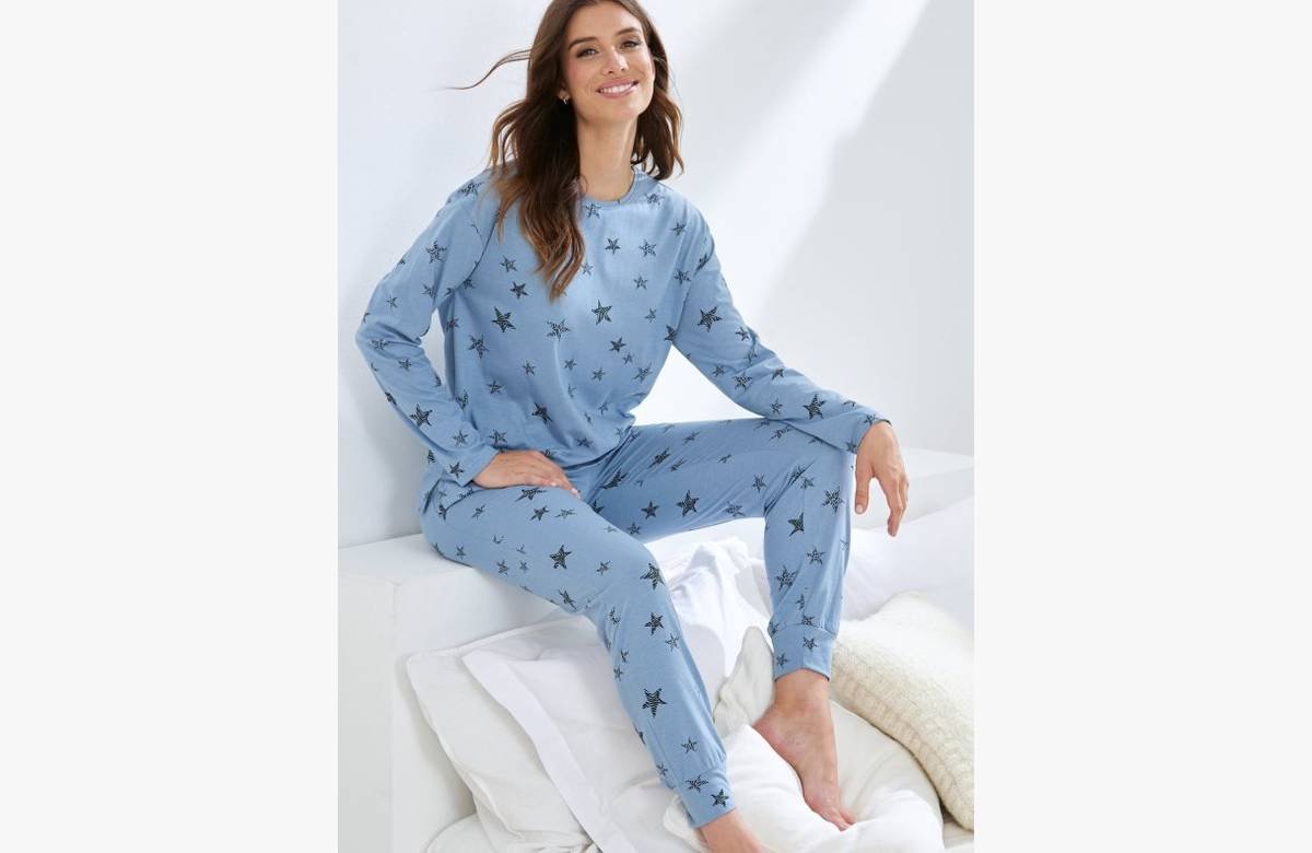 ¡No te pierdas esta oportunidad! Pijama de estrellas a un precio inigualable.