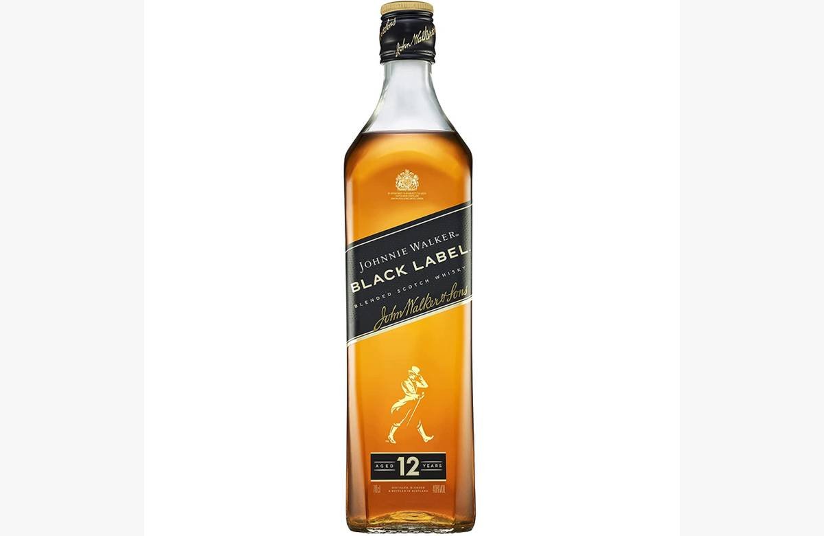 ¡No te pierdas el precio inigualable! Disfruta de Johnnie Walker Black Label, el magnífico whisky escocés blended de 12 años a un precio irresistible.