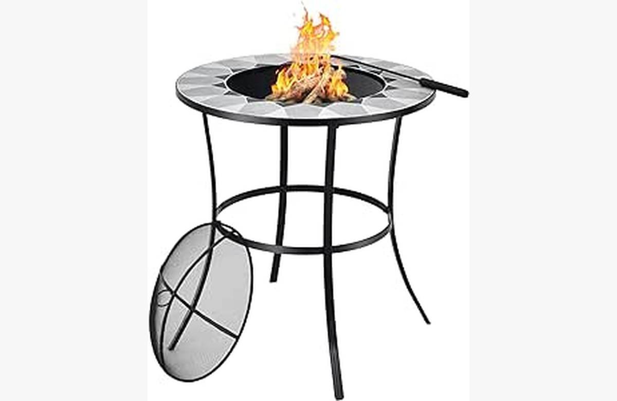 ¡Hazte con este increíble brasero de exterior con tapa de red y atizador para disfrutar al máximo de tu patio, jardín o camping!