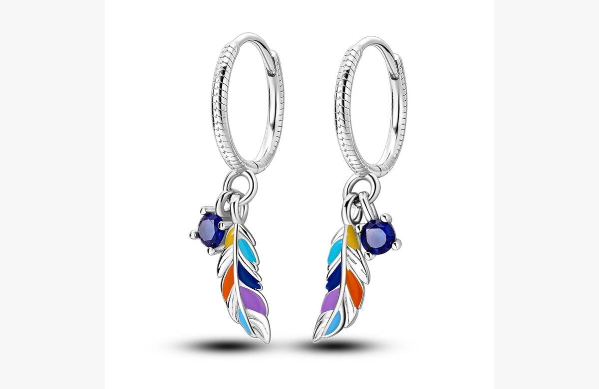 ¡Deslumbra con elegancia! Exquisitos pendientes de plata de ley en forma de corazón con deslumbrantes plumas de circonio