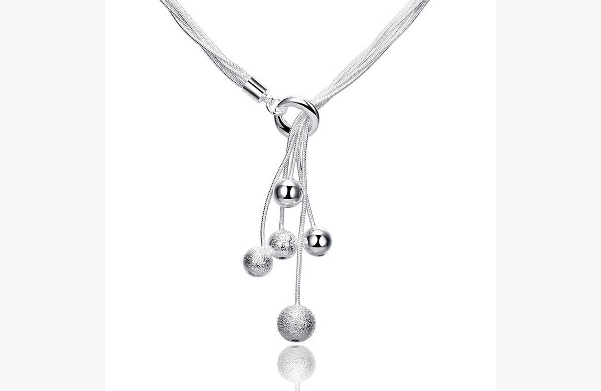 Descubre la exquisita elegancia del collar de cuentas esmeriladas en Plata de Ley 925 y deslumbra con tu estilo único