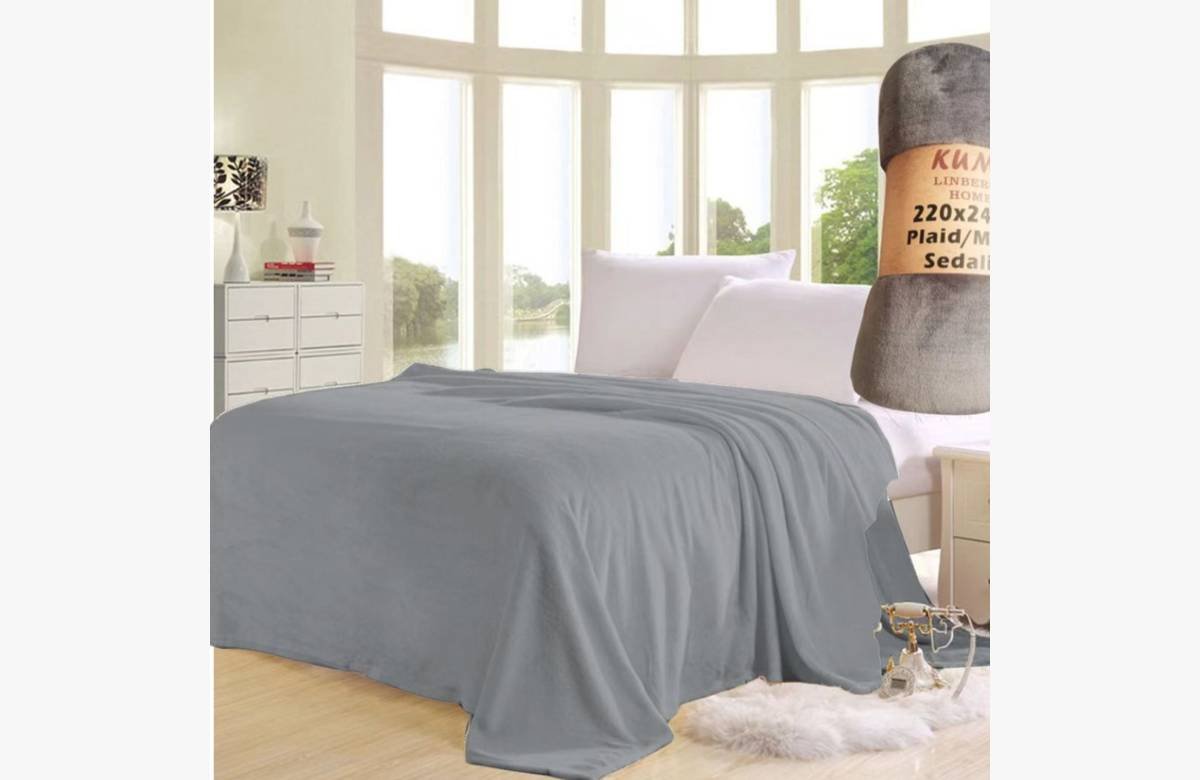 Abrígate con estilo este invierno: ¡Descubre las mantas de sedalina de doble capa en diferentes colores y medidas!