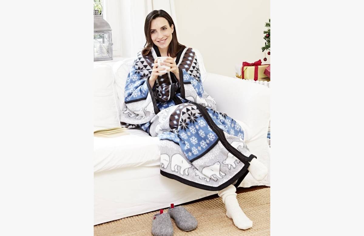 ¡No podrás resistirte a esta oferta única de batamanta polar con cremallera y botones!