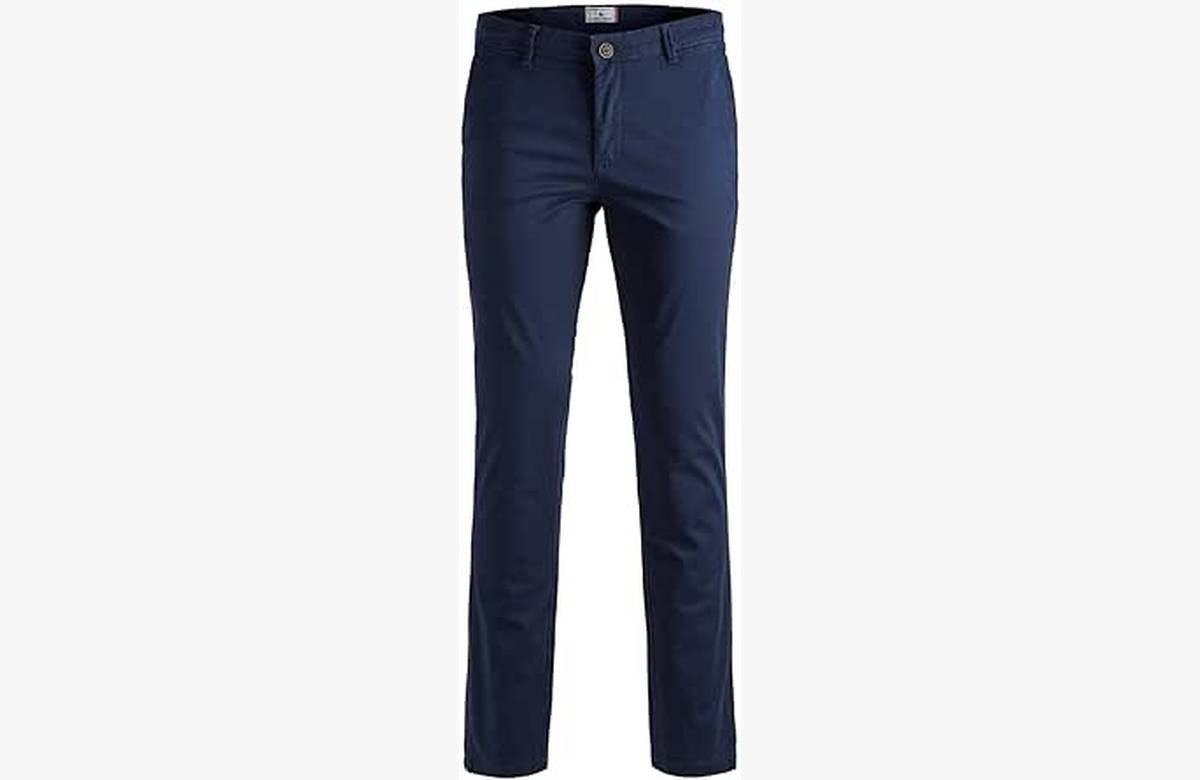 ¡Oferta única! Descubre los pantalones chinos Jack & Jones: estilo ajustado y máximo confort, a precio increíble.