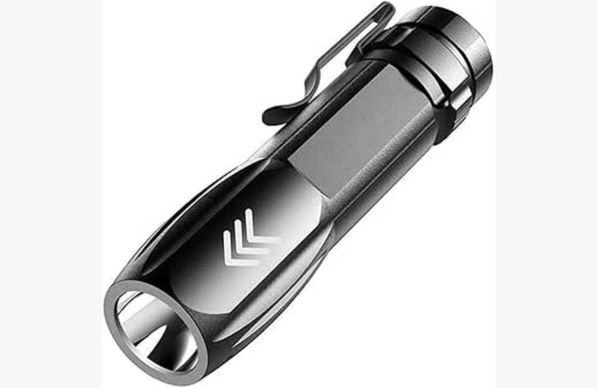 ¡No te pierdas esta oferta! Tenglan USB: la linterna que necesitas para disfrutar al máximo tus aventuras al aire libre.