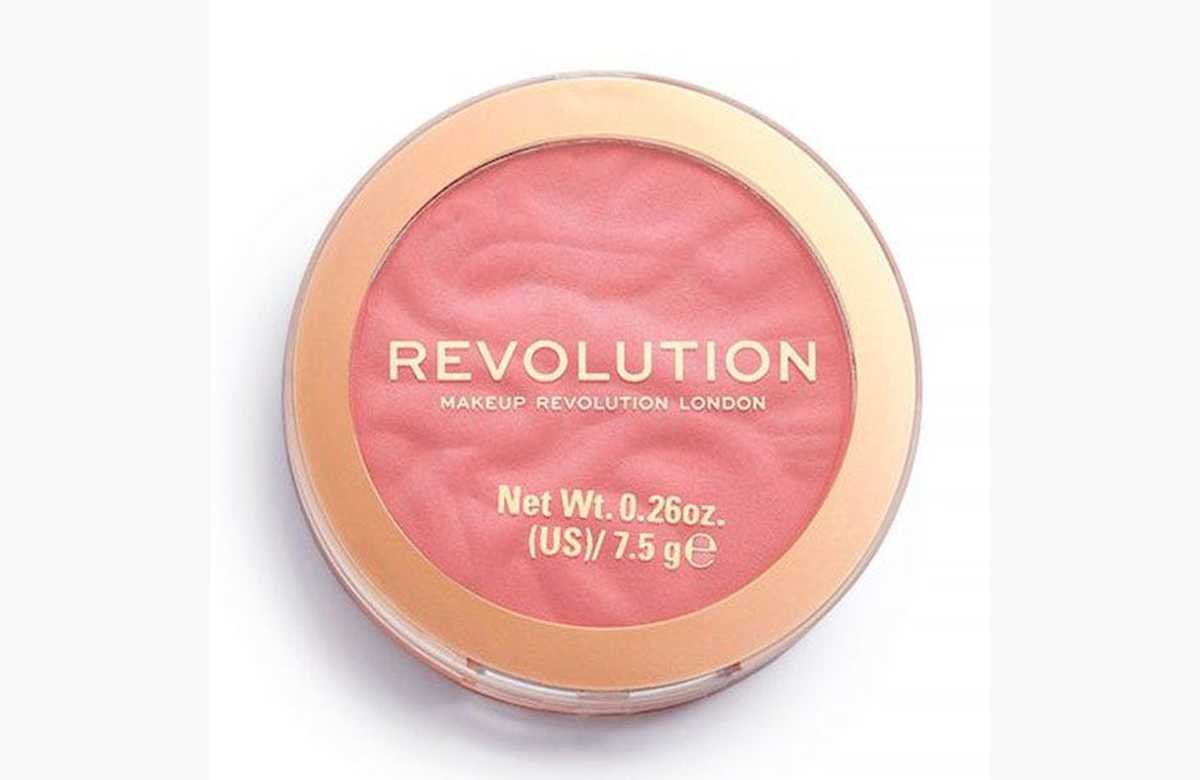 ¡Revolution Blusher Reloaded: El colorete en polvo que no puedes dejar escapar a este precio de locura!