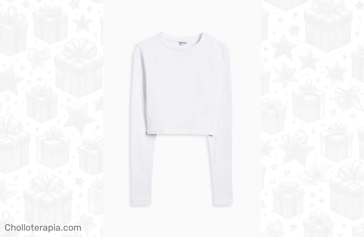 ¡No te quedes sin la camiseta crop de manga larga CLOCKHOUSE a precio increíble!