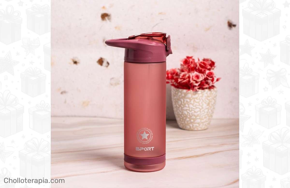 Arranca el día bien hidratado con esta botella de agua deportiva 750ml ¡No te quedes sin la tuya!