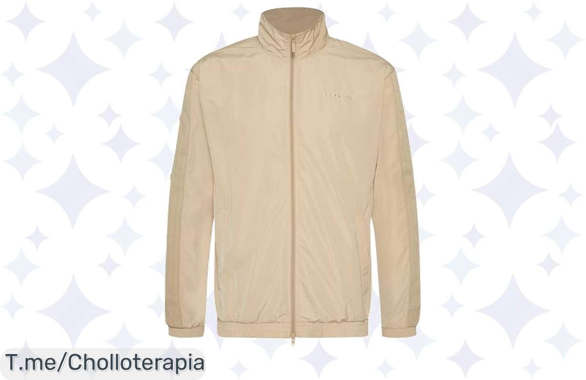 Oferta Flash: Esta chaqueta Adidas Originals te está esperando a precio de ganga