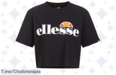 Revoluciona tu armario con la camiseta crop ellesse Alberta, el ofertón que transforma tu look y resalta tu figura ¡Aprovecha este super chollo antes de que se agote!
