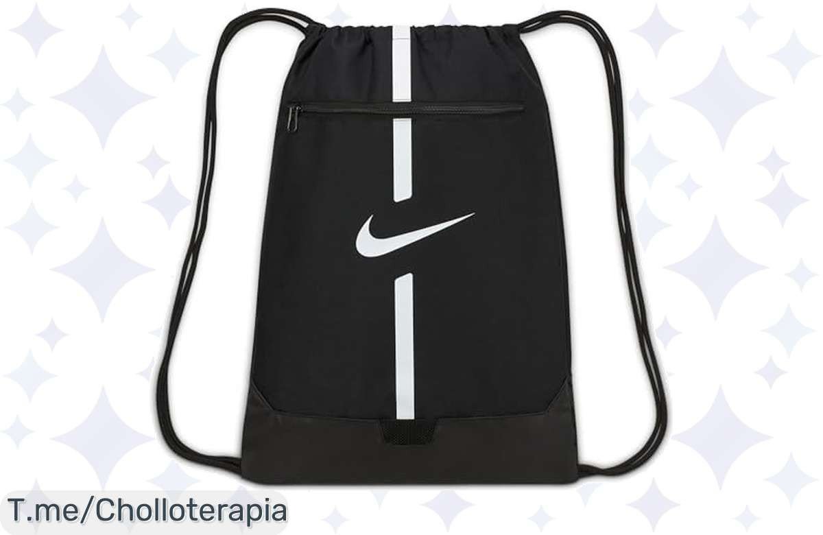 Chollazo imperdible: Consigue la Nike NK ACDMY GMSK Gym Bag, ligera y cómoda, para brillar en cada aventura. ¡Stock limitado! Hazte con la tuya antes de que se agoten.