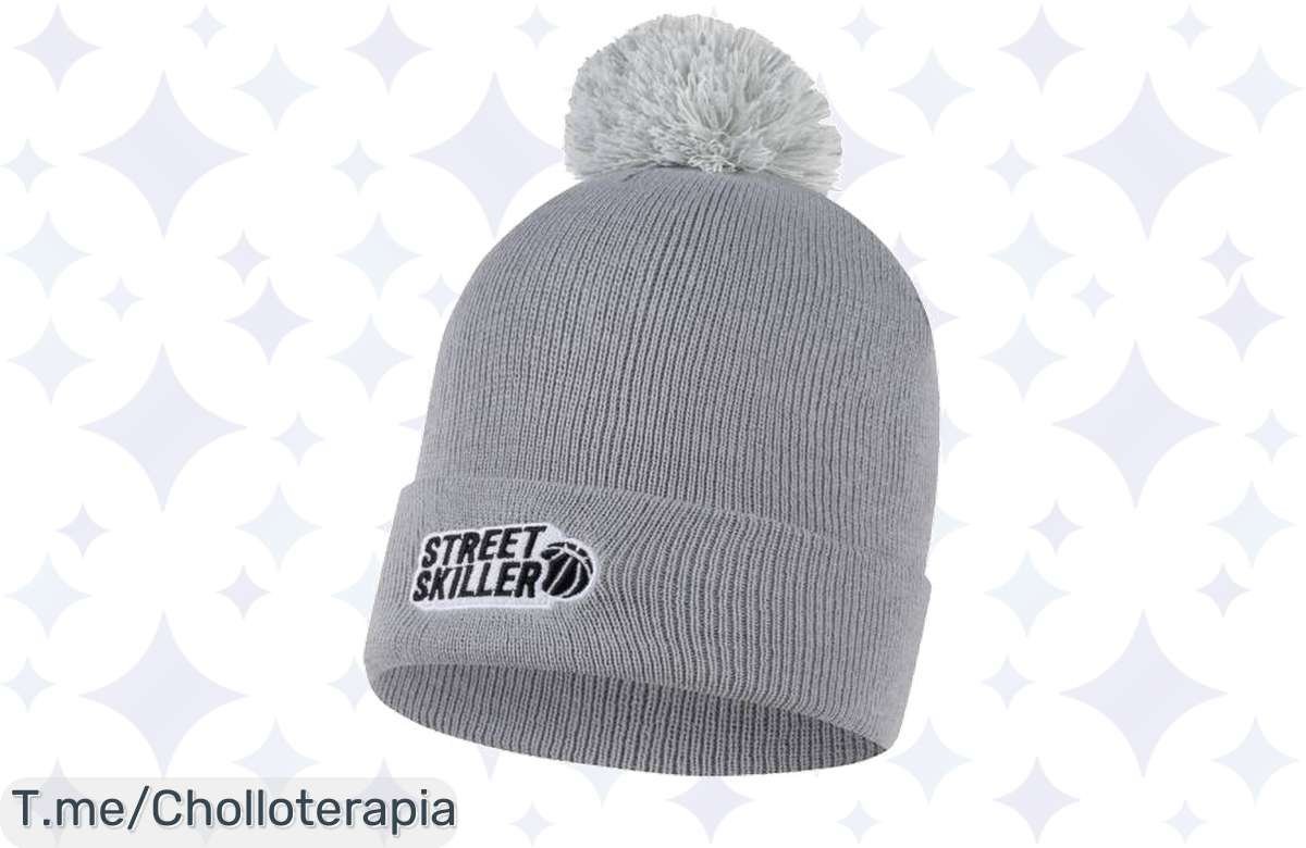 Descubre el Pompón Beanie MVP gris, un accesorio que te hará brillar como un campeón. ¡No dejes pasar este ofertón único y hazlo tuyo antes de que vuelen!