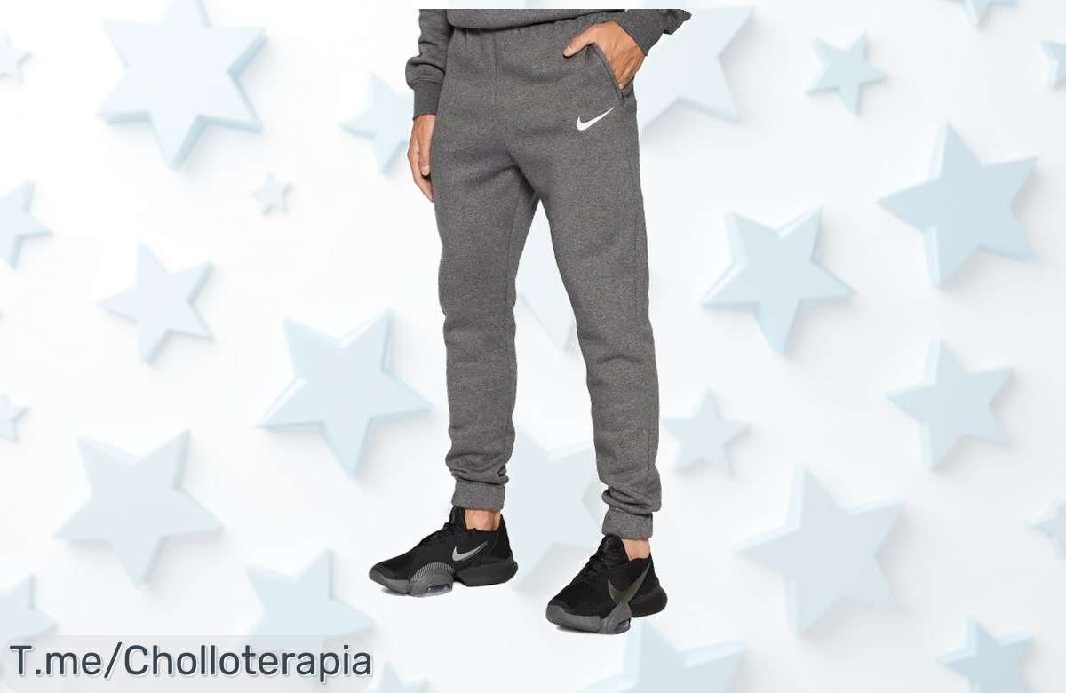 Atrapa el estilo y la comodidad con el Nike Pantalón Deportivo FLC Park 20 en Gris, super chollo de suavidad que te hará sentir increíble. ¡Compra ya antes de que se agoten!