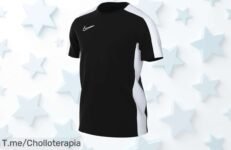 Transforma tu entrenamiento con la camiseta Nike Academy 23, tecnología Dri-FIT para más comodidad y rendimiento ¡No te pierdas este ofertón limitado y actúa ya!