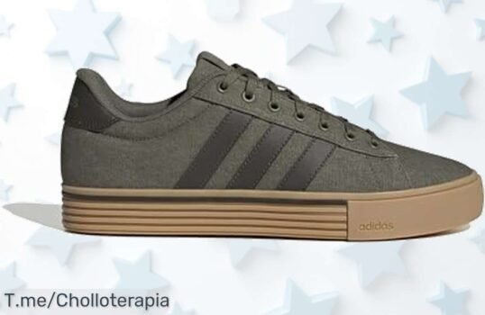 Atrapa el ofertón de zapatillas adidas Daily 40 en Olive strata, con cierre personalizado y puntera reforzada; ¡stock limitado! Consigue las tuyas antes que se agoten