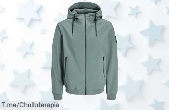 Atrévete a lucir increíble bajo la lluvia con la chaqueta JACK & JONES Goblin Blue, un super chollo que debes tener ¡Compra ahora antes de que se agote!