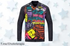 Consigue ahora la chaqueta Jako Tropicana Retro, un ofertón con diseño único y estilo increíble que hará girar miradas Apresúrate antes de que se agote ¡Hazlo tuyo ya!