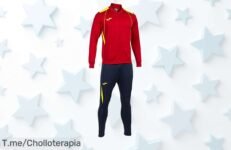 Descubre el Joma Chándal Championship VII en rojo y amarillo, un super chollo que te brinda libertad de movimiento y estilo ¡Aprovecha esta oferta única antes de que se acabe!