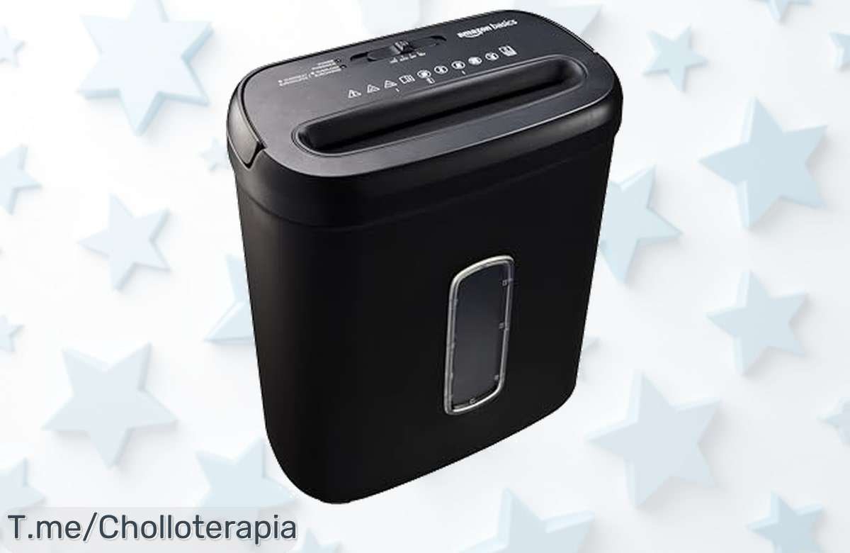 Transforma tu oficina con la Trituradora de Papel Amazon Basics: corta 8 hojas a la vez, segura y fácil de vaciar. ¡No te pierdas este ofertón limitado y ordena ya!