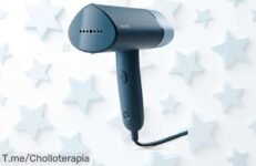 Arranca el día con la Philips Serie 3000, plancha vertical que elimina arrugas al instante y cuida tus prendas; aprovecha este ofertón antes de que se agote