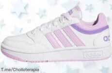 Adidas Hoops para niños con suela dura y piel sintética súper resistente, aprovecha este ofertón de precio loco que vuela ¡no dejes escapar el descuento brutal!