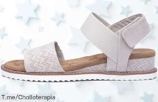 Sandalias Skechers Desert Kiss mujer en blanco con caída de precio nunca vista disfruta este super chollo y presume estilo ¡ofertón limitado aprovecha ya!