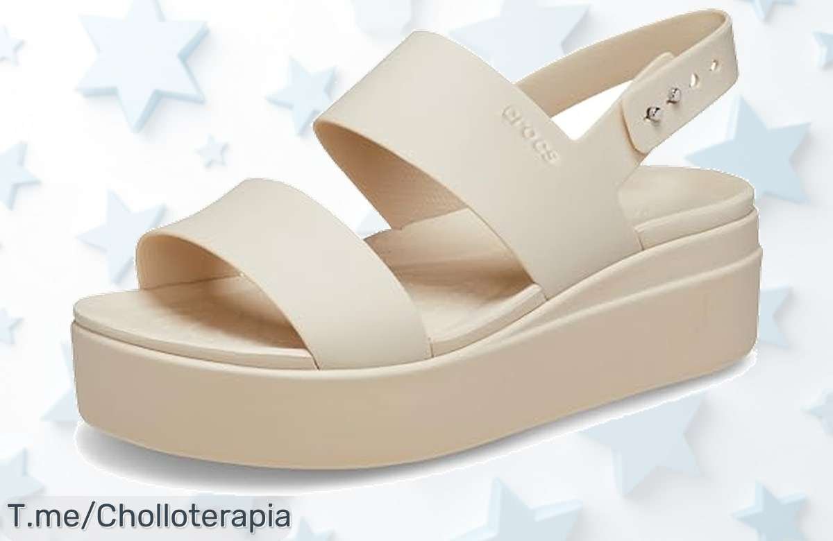Super chollo en Crocs mujer Brooklyn Low Wedge con hebilla inteligente ligereza extrema y base Croslite para aguantar todo oferta nunca vista precio de ganga corre que vuelan