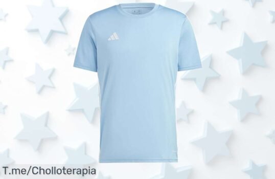 Camiseta Adidas 3 bandas con tejido súper transpirable para un look ganador precio loco y descuento brutal solo hoy no dejes pasar este ofertón único corre ya