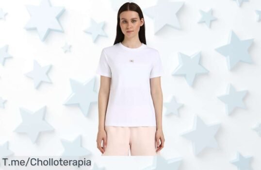 Descubre la camiseta Calvin Klein blanca con fit perfecto y estilo único aprovecha este ofertón de precio loco nunca visto ¡compra ya, quedan pocas unidades!