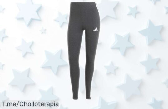 Leggings adidas mujer Essentials 3Stripes gris con talle alto que destaca tu figura a precio rebajado super chollo exclusivo aprovecha ya antes de que se agoten las unidades