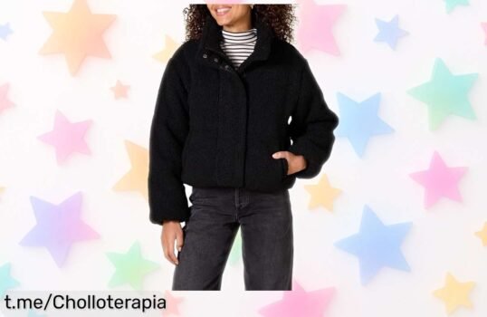 Chaqueta acolchada Amazon Essentials para mujer con forro osito Sherpa súper calentita y ajuste perfecto rebajada a precio loco ¡Corre que vuelan, esta oportunidad única no espera!