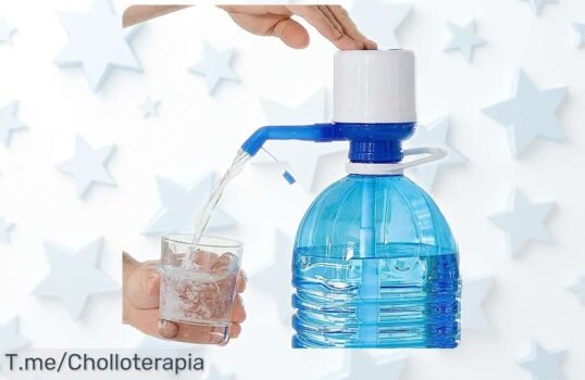 Dispensador de agua universal InnovaGoods con adaptadores antigoteo para botellas grandes, precio rebajado que no creerás; llena tus vasos en segundos y solo por tiempo limitado ¡no pierdas este super chollo!