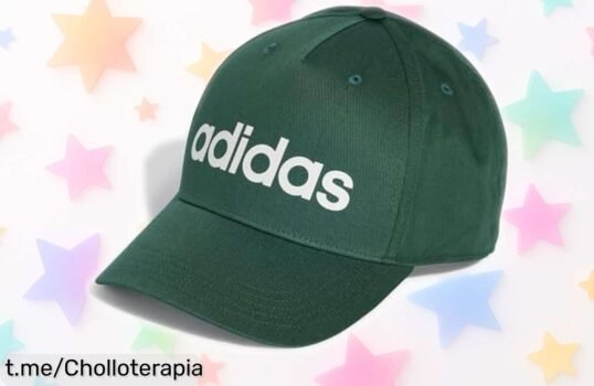 Gorra adidas Daily Cap verde universitario con visera curva súper rebajada precio de ganga que no puedes dejar escapar corre que vuelan