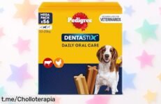 Snack dental Pedigree Dentastix para perros medianos con 56 unidades que limpian los dientes y refrescan el aliento sin grasa, ahora a un precio rebajadísimo que no durará mucho ¡dale a tu peludo la sonrisa sana que se merece ya!