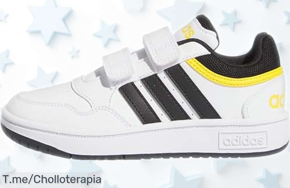 Zapatos adidas Hoops Lifestyle con suela antideslizante rebajados ¡precio bajísimo que vuela! La opción perfecta para los peques, combina estilo clásico y seguridad No dejes que se agoten, ¡consigue ya este super chollo y hazlos brillar todos los días!